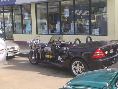 Pics_Mercedes_SLK_Bike.jpg