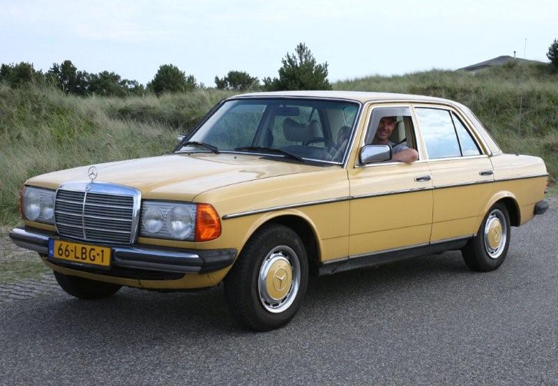 W123 230 op Ameland.jpg