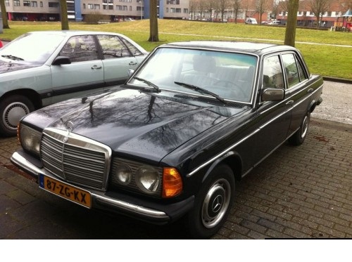 Mercedes 220D.jpg