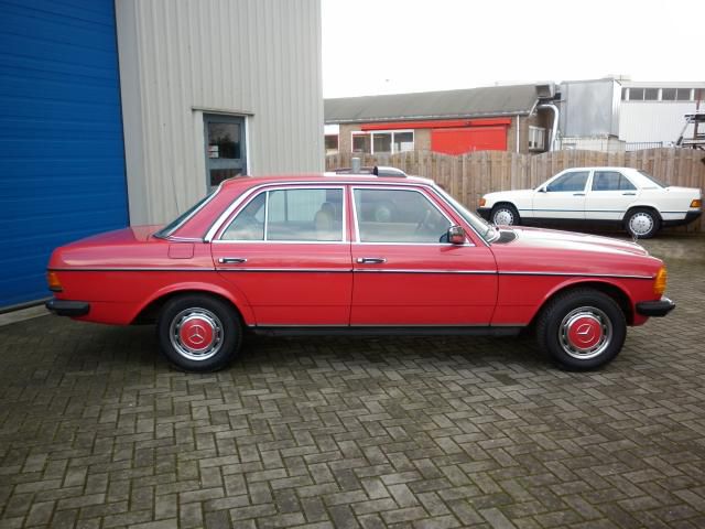 mercedes-benz-200-280-w123-200-1120720-12.jpg