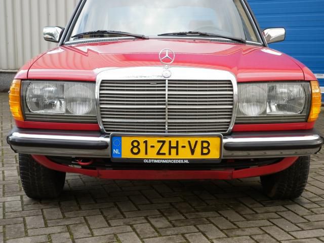 mercedes-benz-200-280-w123-200-1120720-10.jpg