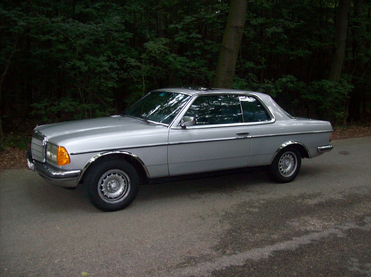 mercedes 280ce   01-08-2012 002.JPG