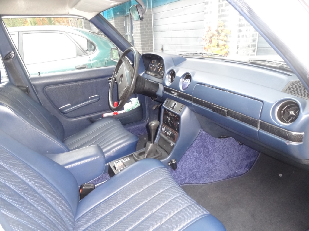 interieur 300TD.JPG