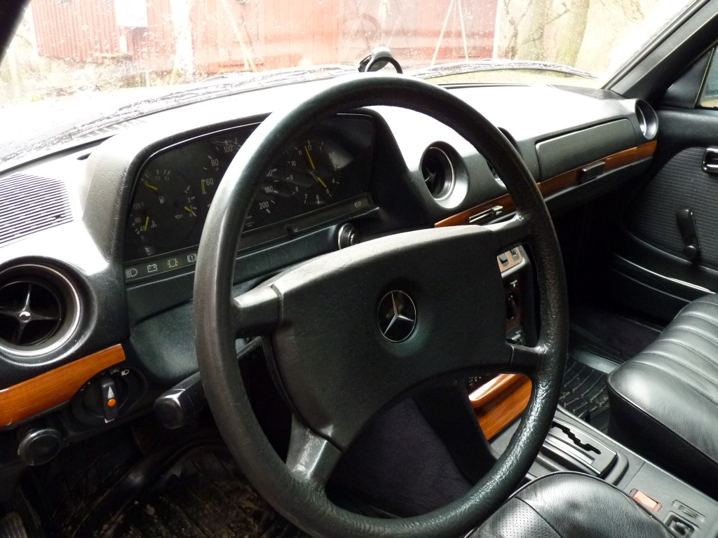 300 TDT interieur.JPG